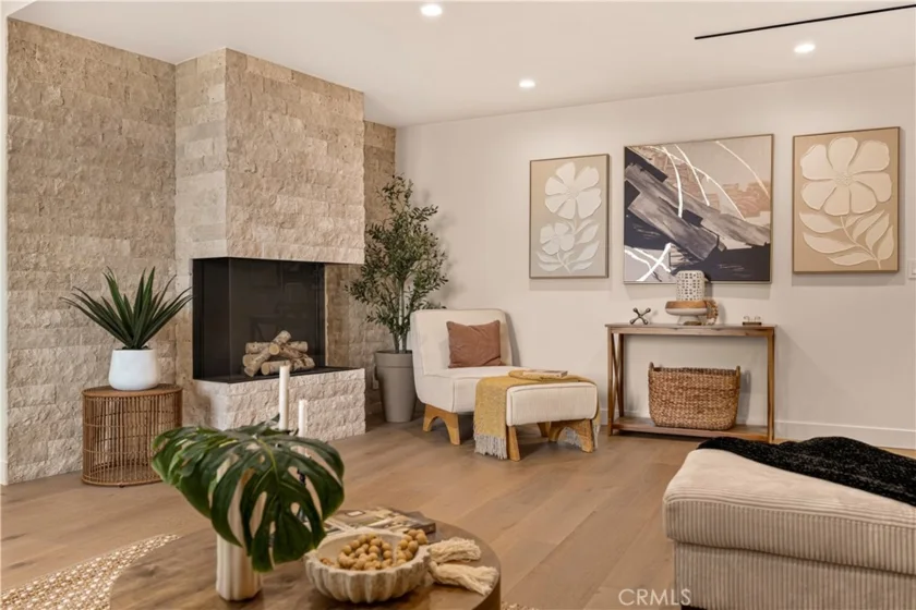 100 S Doheny Drive #1105 photo 2