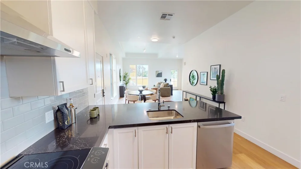 1878 E Walnut Street #203 photo 13