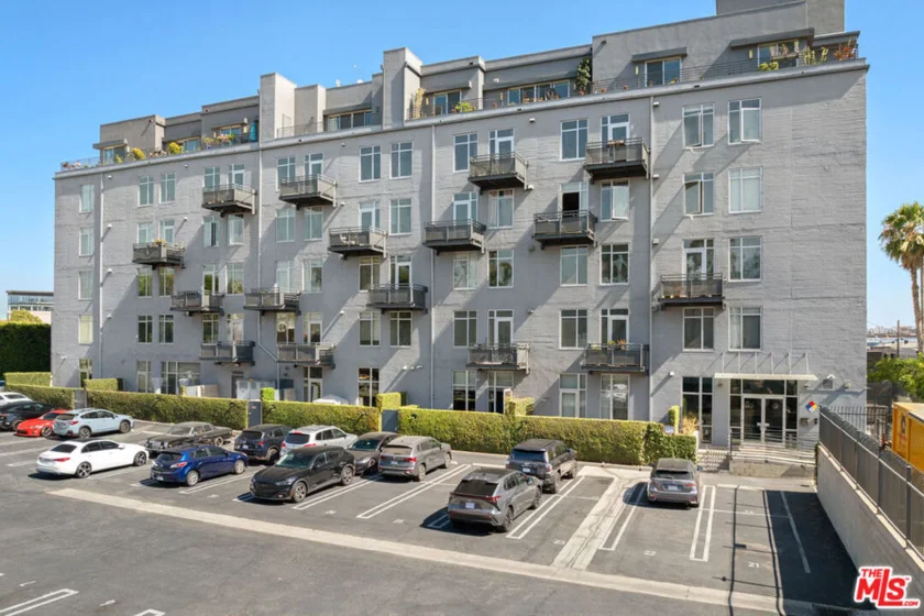 825 E 4th Street #503 photo 1