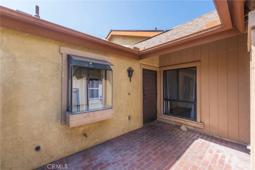 970 S Laurelwood photo 4