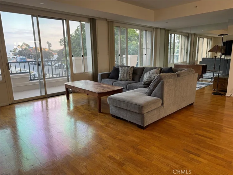 850 E Ocean Boulevard #B3 photo 3