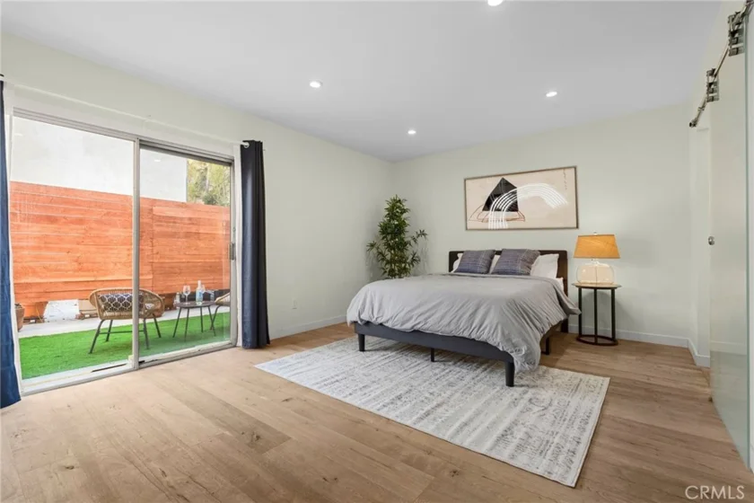 1045 N Kings #107 photo 18