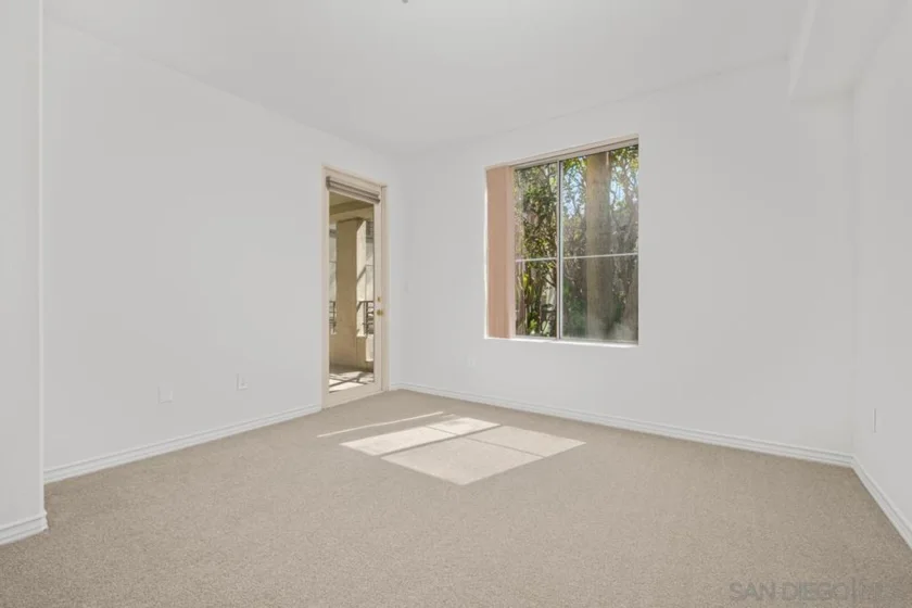 2253 Martin #220 photo 20