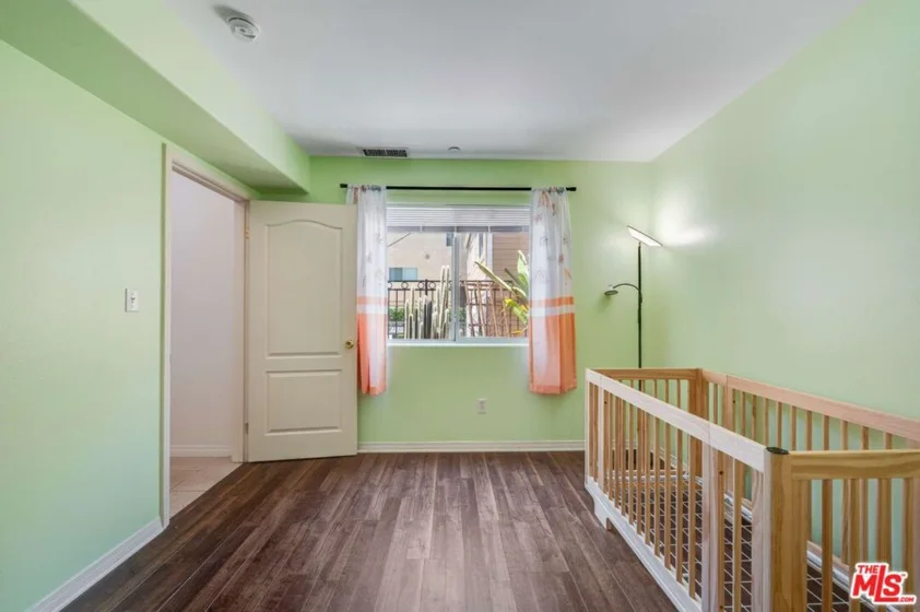 10924 Bloomfield Street #7 photo 20