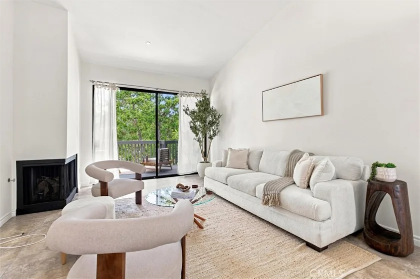 2538 W Macarthur Boulevard ##J photo 36