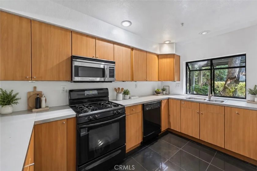 1052 Seco #104 photo 24