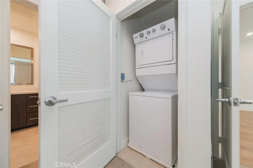 2414 Nolita photo 19