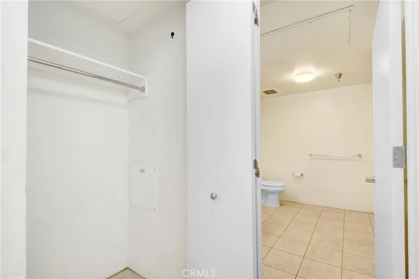 200 N San Fernando photo 5