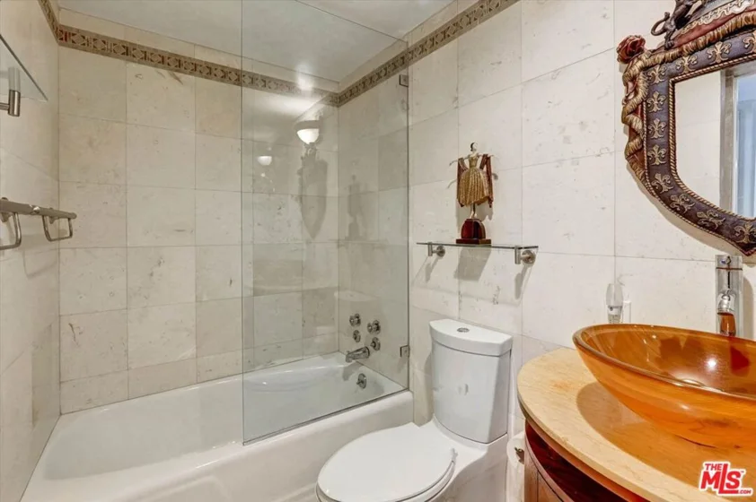 10450 Wilshire Boulevard #4F photo 13