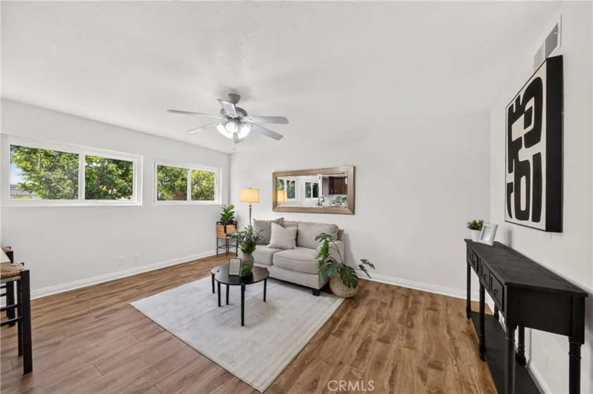 6273 Lincoln photo 16