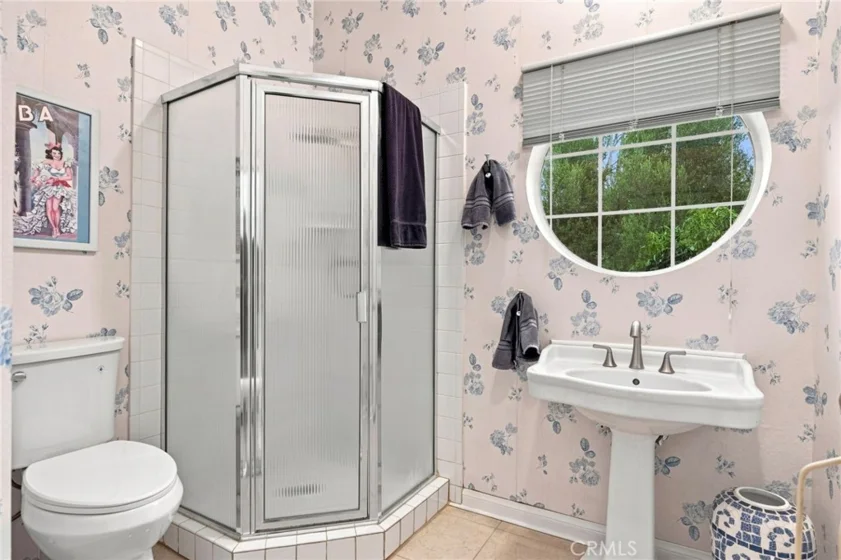 42761 Juniper photo 35