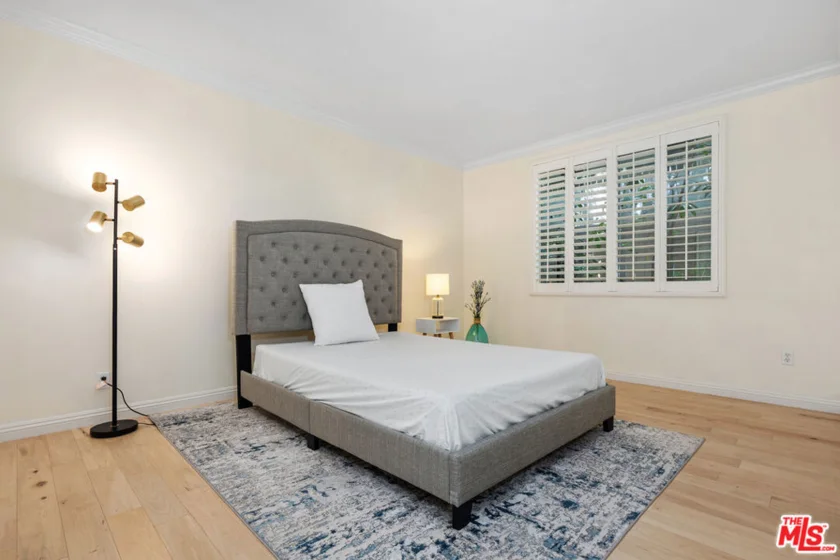 1375 Kelton Avenue #104 photo 31