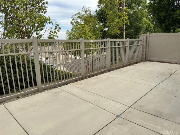 16 Torres Pointe photo 17