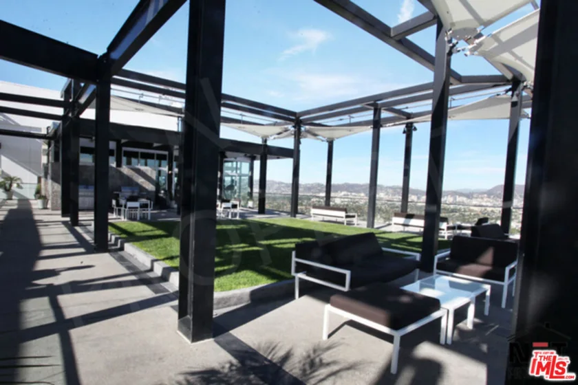 3810 Wilshire Boulevard #410 photo 4