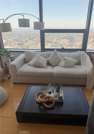 1100 Wilshire photo 6