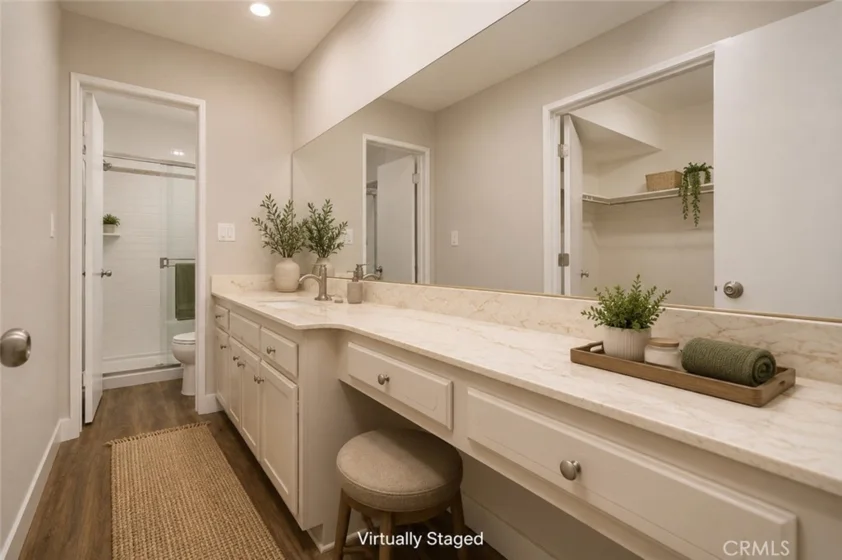 5320 Zelzah Avenue #201 photo 19