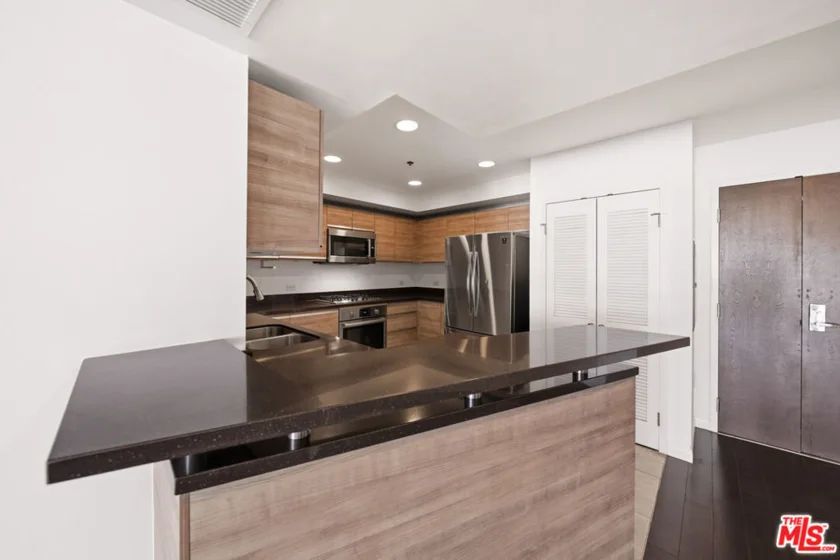 3785 Wilshire Boulevard #1607 photo 45