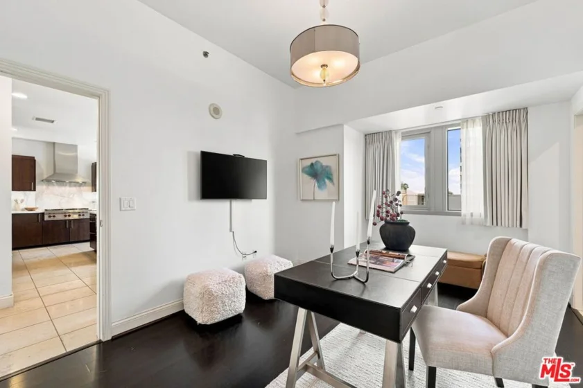 10800 Wilshire Boulevard #403 photo 26
