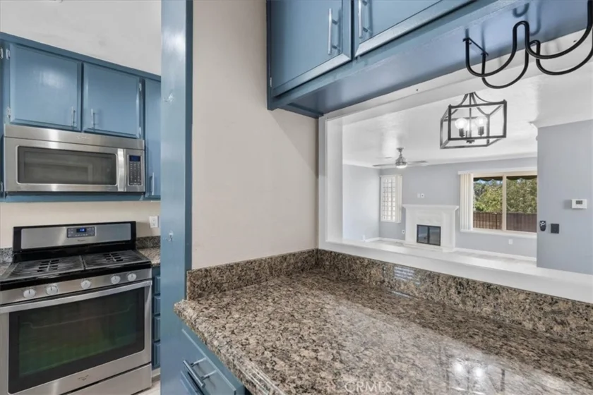 4727 Knickerbocker photo 12