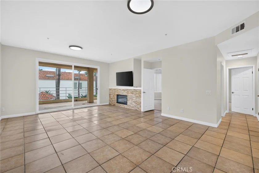 16291 Countess #118 photo 8