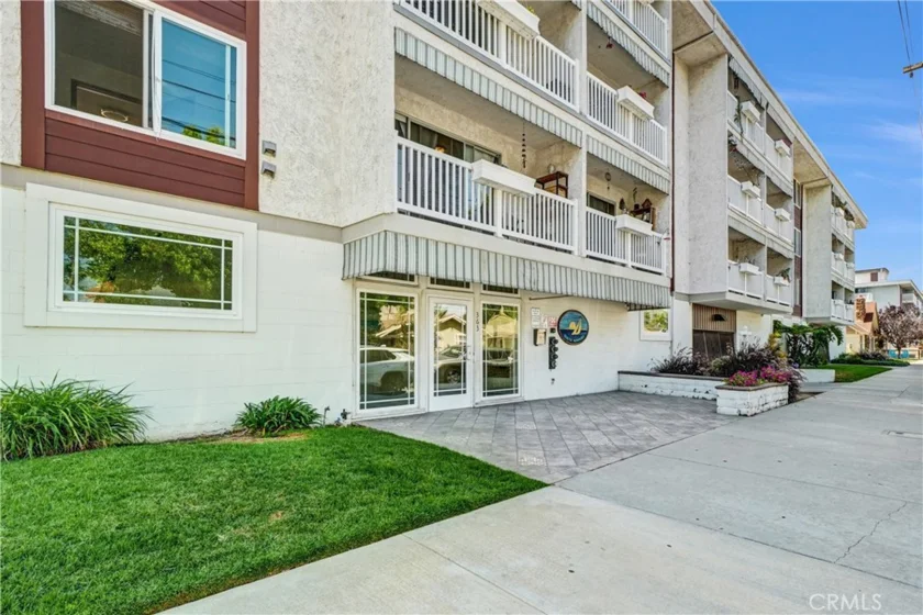 363 Newport Avenue #113 photo 1