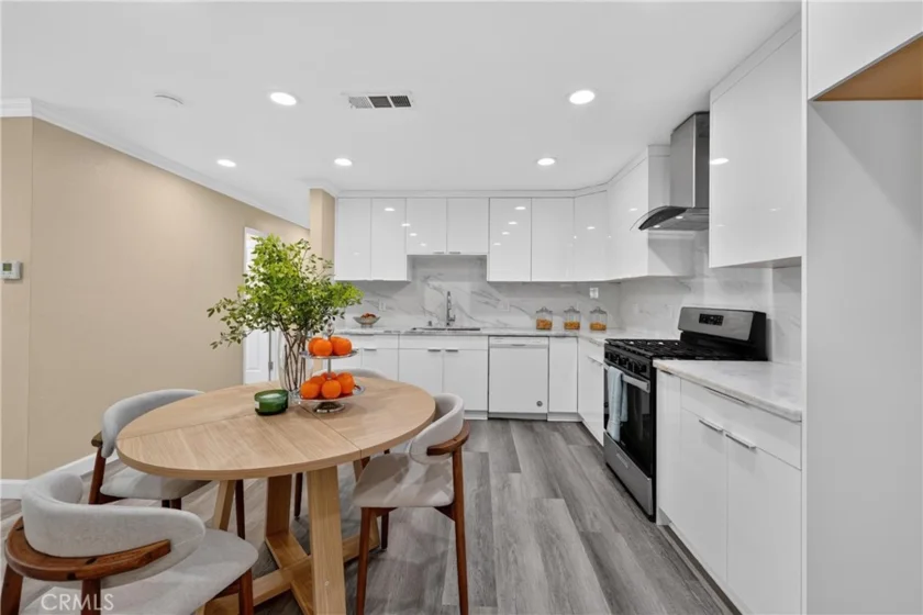 13930 Parkway photo 19