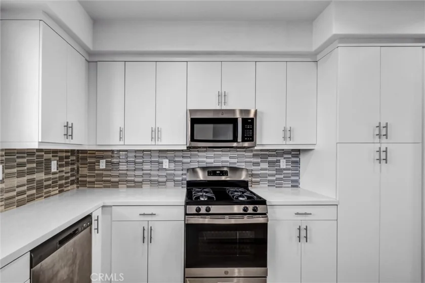575 S Mosaic photo 19
