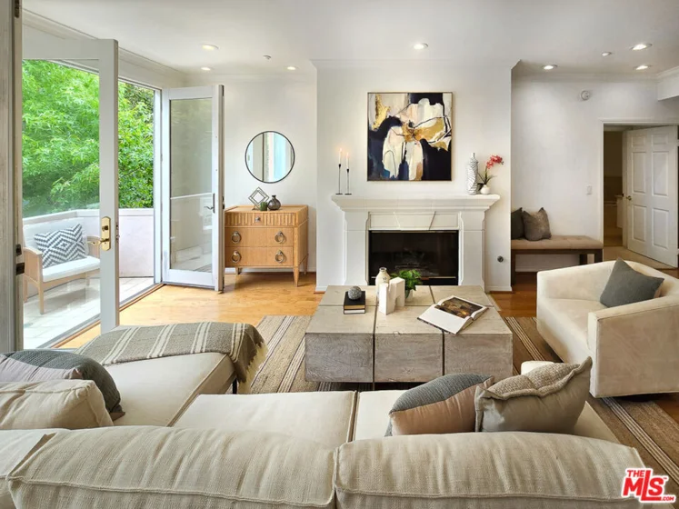 121 N Almont Drive #301 photo 1