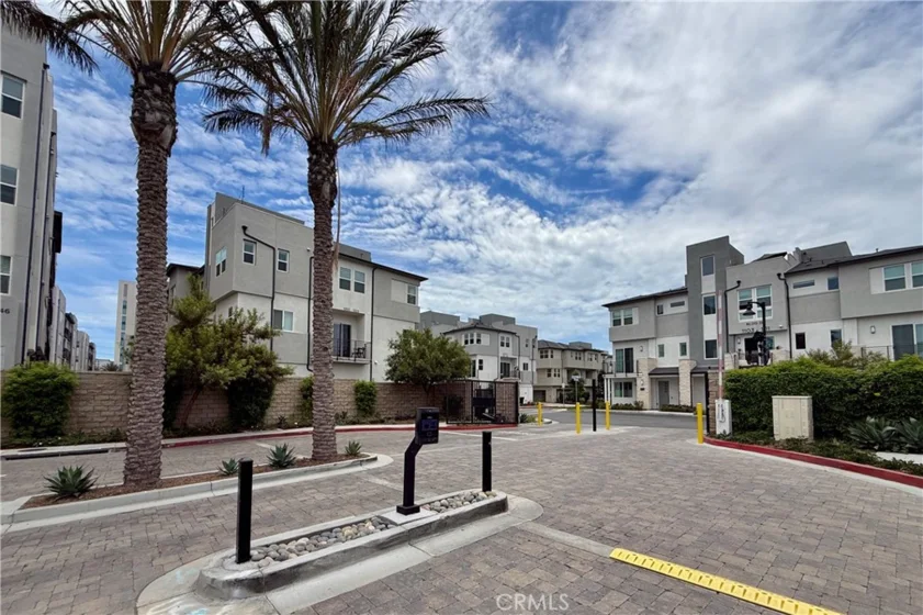 1130 S Urbana photo 47