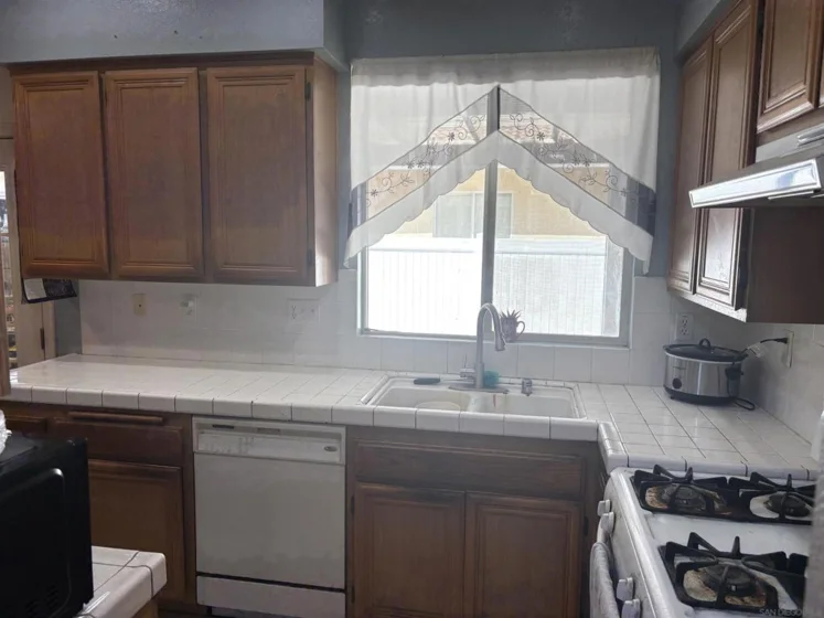 27593 Marian Road photo 9