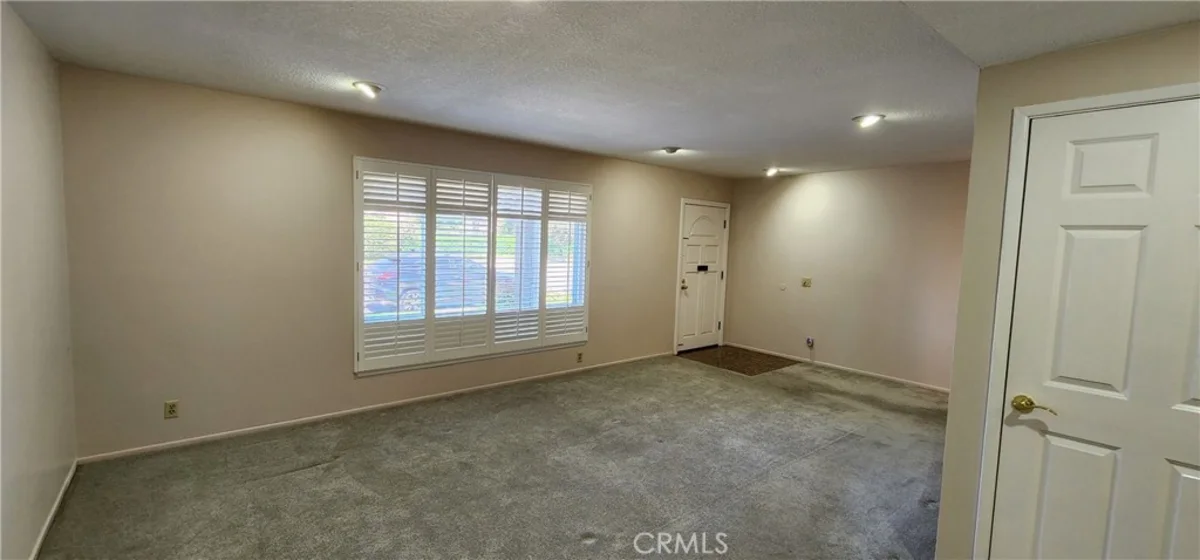 4042 Orange Avenue photo 4