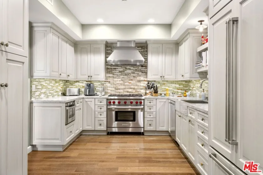 441 S Barrington Avenue #311 photo 26