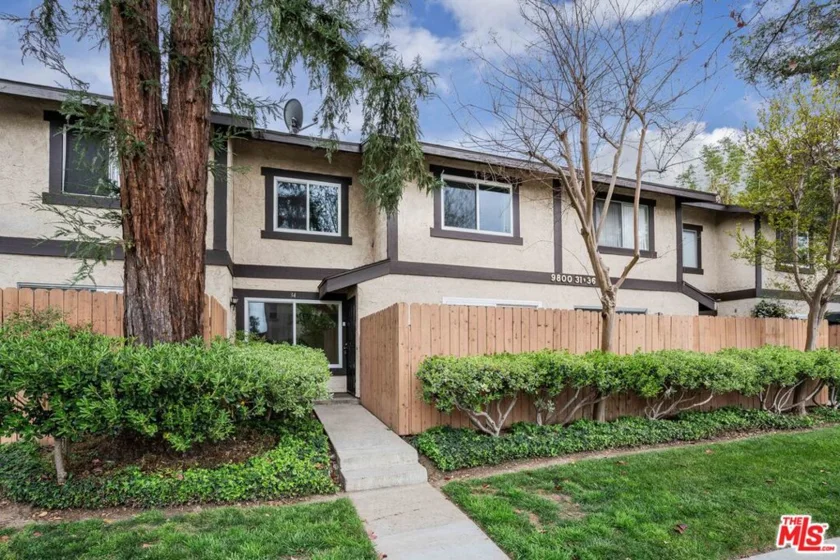 9800 Vesper Avenue #34 photo 1