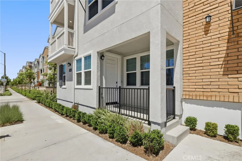 175 W La Palma Avenue #6 photo 1