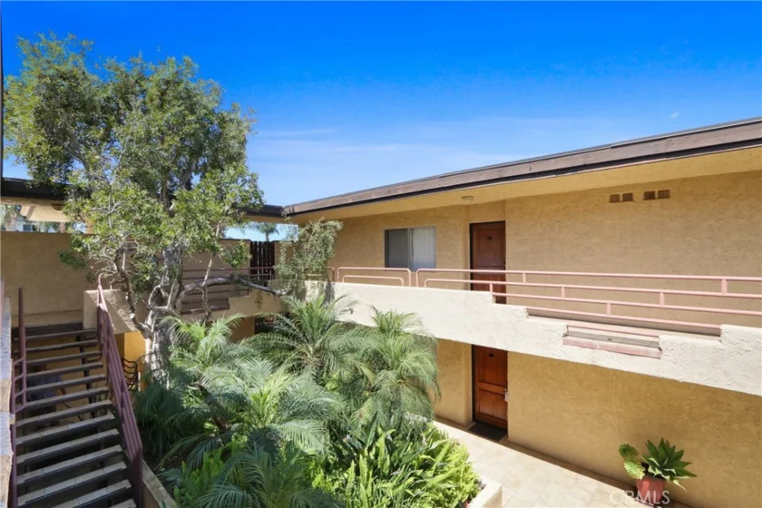 1731 Colby Avenue #104 photo 3