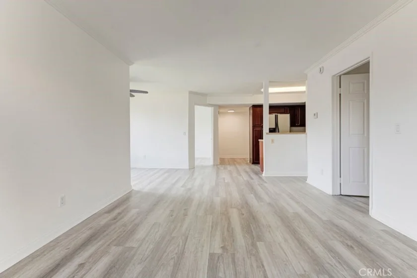 5515 Canoga Avenue #105 photo 5