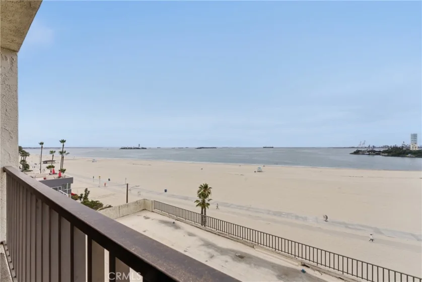 1140 E Ocean photo 31