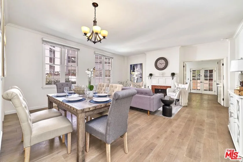 420 S Barrington Avenue #102 photo 2