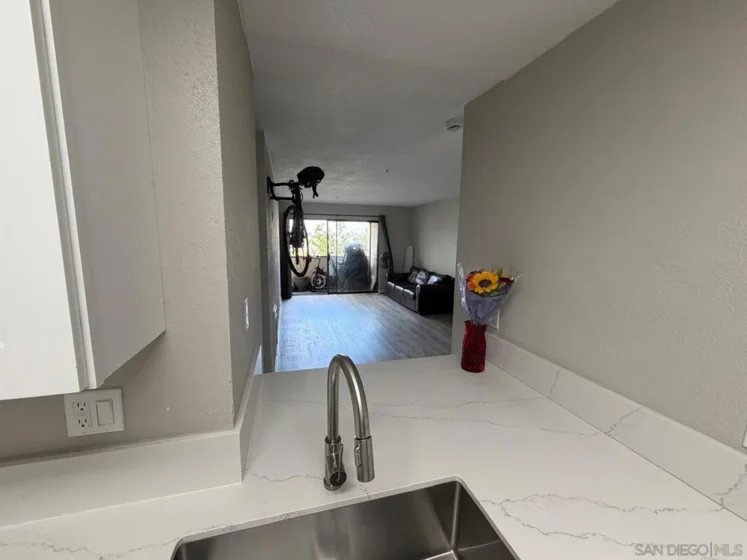 4041 Oakcrest Drive #307 photo 5