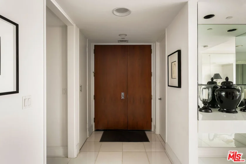 10350 Wilshire Boulevard #404 photo 6