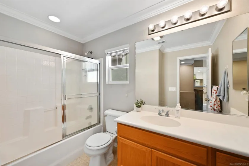 254 Aurora photo 16