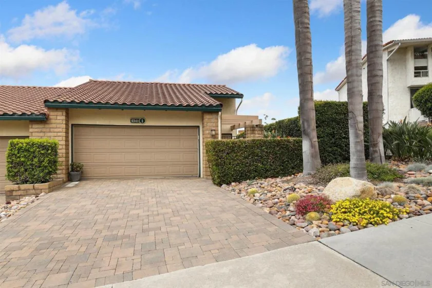 2341 Caringa Way #1 photo 1