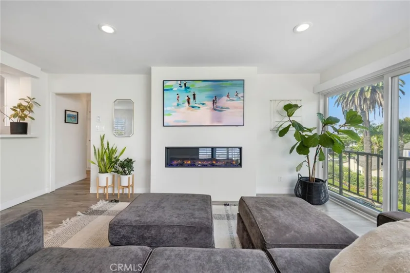 100 Loma Avenue #404 photo 9