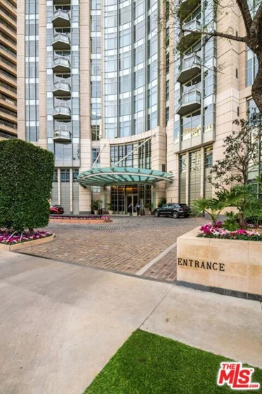 10776 Wilshire Boulevard #301 photo 2