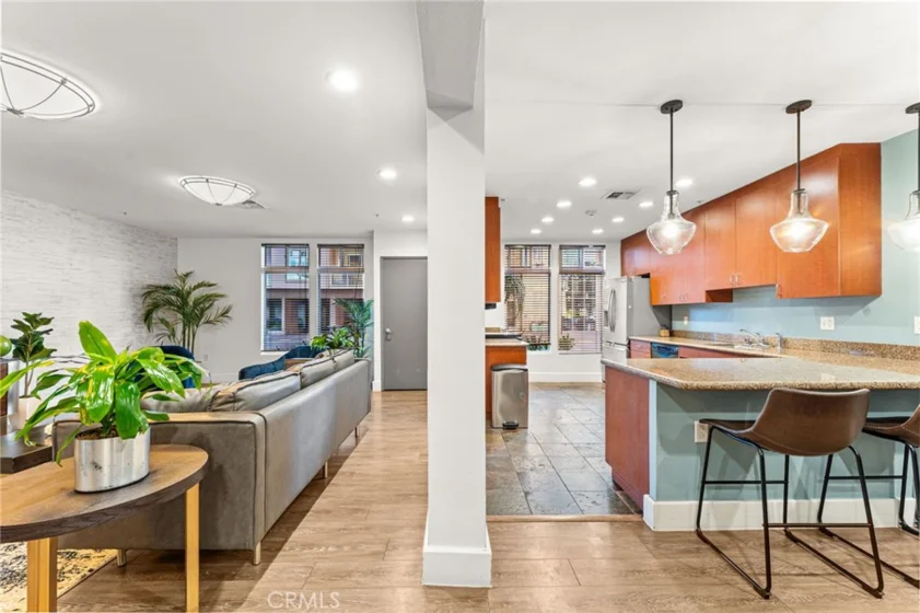 488 E Ocean #809 photo 37