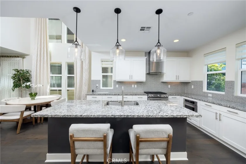 1675 Grand View photo 14