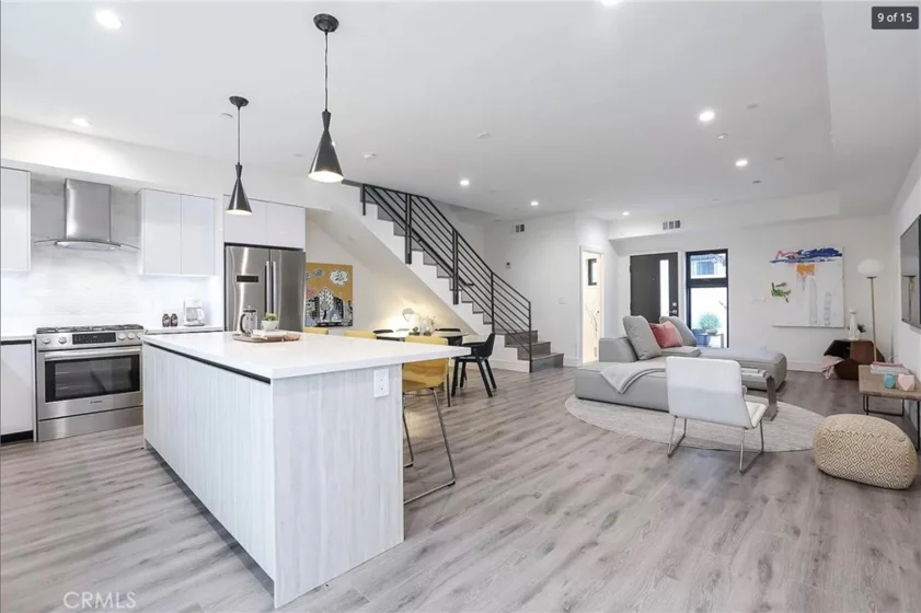 829 N Martel #2 photo 2
