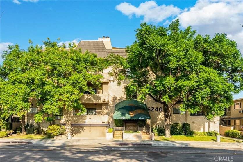 6240 Whitsett Avenue #201 photo 1