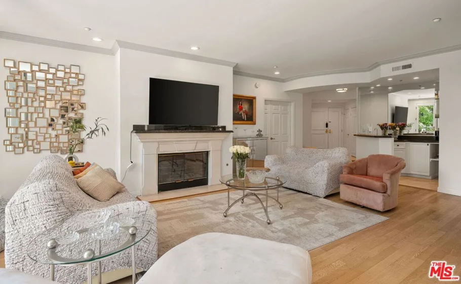 121 N Almont Drive #201 photo 10