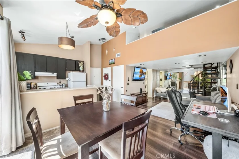 10580 N Lakeside Drive #N photo 1